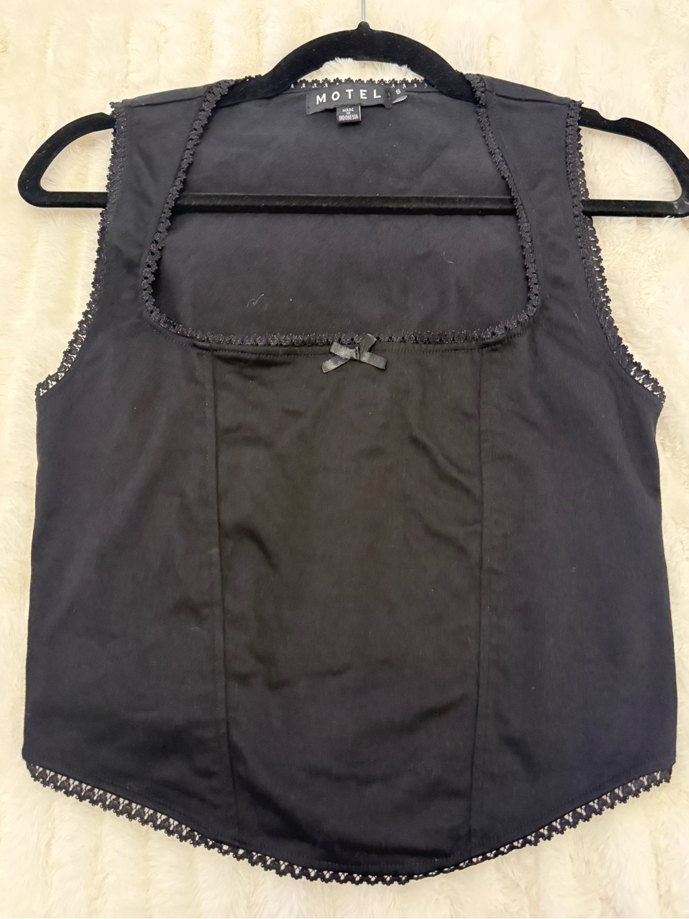 Motel Rocks Black Lace-Trim Sleeveless Camisole